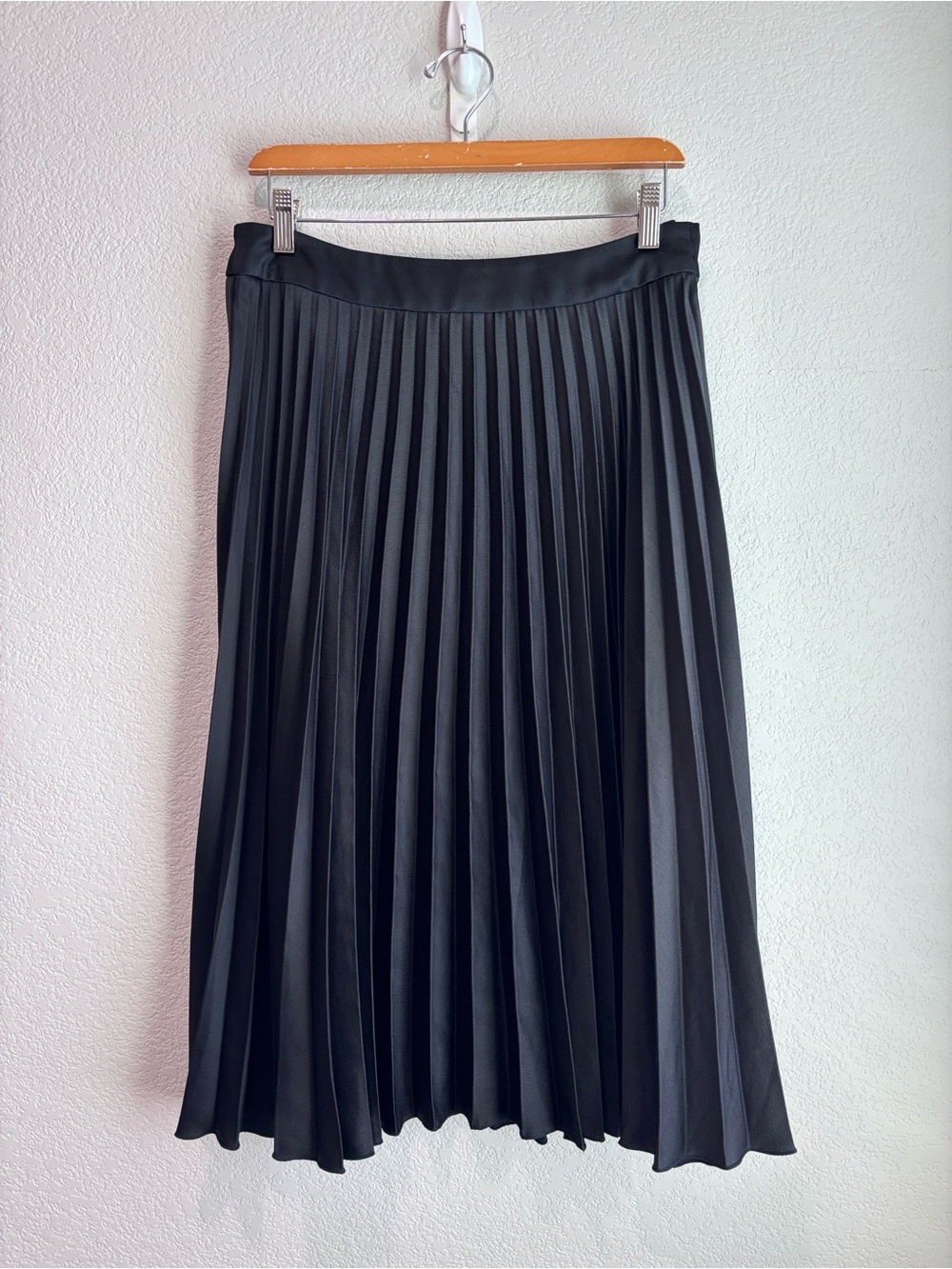 H&M Pleated Plisse Accordion Black Midi Maxi Skirt Women’s Size 10 Large